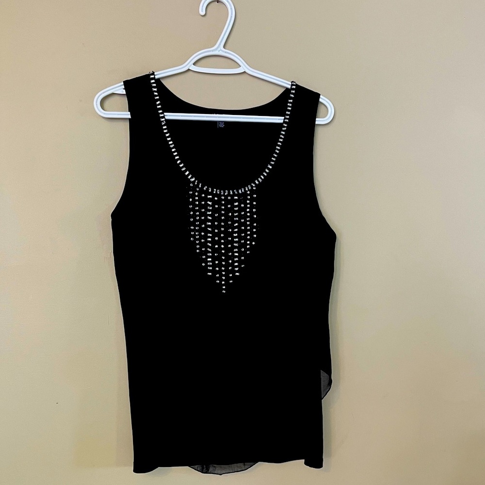 SOLD 2/$20🥳 Black beaded tank